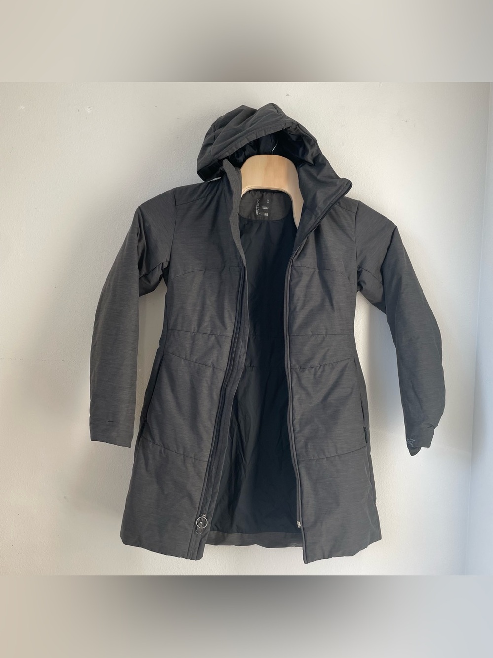 Arc'teryx Darrah Insulated Parka Coat Gray Women size M READ